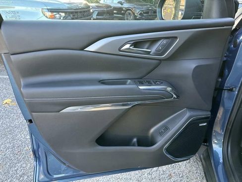 New 2026 Chevrolet Traverse LT w/ Enhanced Driving Package image 8