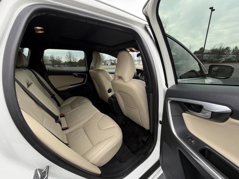 Used 2015 Volvo XC60 T5 Premier Plus image 14