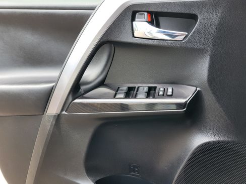 Used 2016 Toyota RAV4 SE AWD/4WD image 19