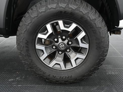 Used 2016 Toyota Tacoma TRD Off-Road w/ Towing Package AWD/4WD image 44