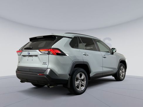 Used 2022 Toyota RAV4 XLE image 5