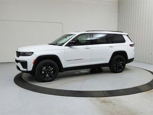 New 2026 Jeep Grand Cherokee L Limited image 3