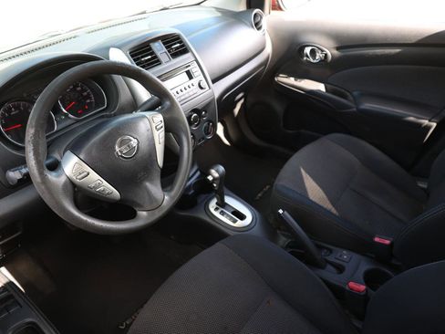 Used 2016 Nissan Versa SV image 4
