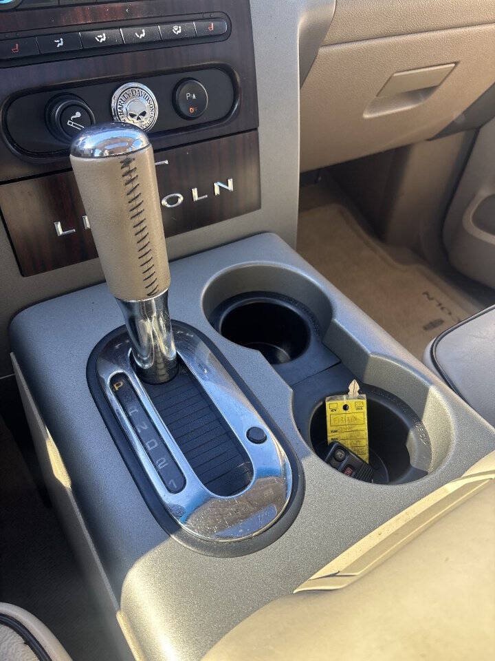 Used 2006 Lincoln Mark LT 4x4 image 20
