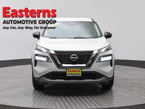 Used 2023 Nissan Rogue S AWD/4WD image 2