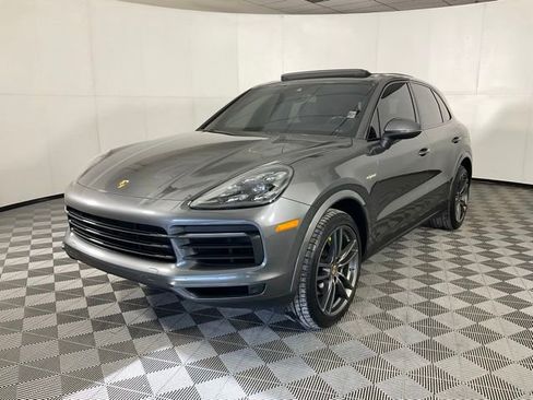 Used 2020 Porsche Cayenne E-Hybrid image 1