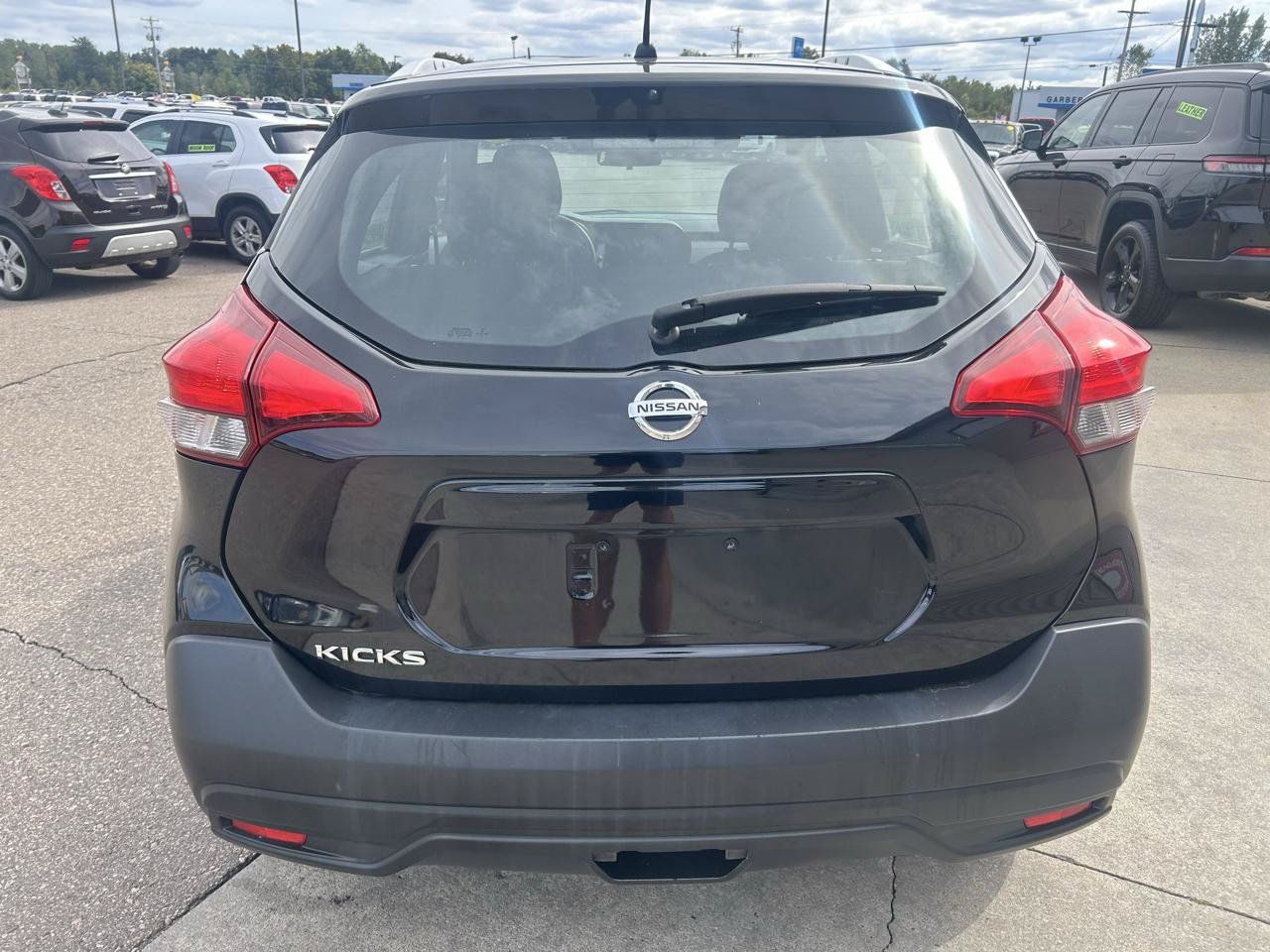 Used 2019 Nissan Kicks S FWD image 6