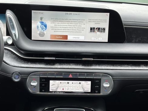 Used 2024 Genesis G90 3.5T image 23