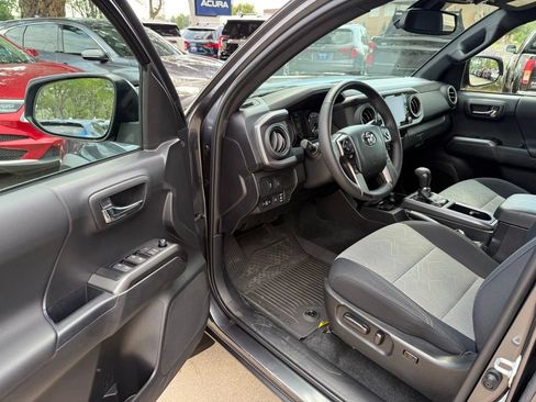 Used 2023 Toyota Tacoma TRD Off-Road w/ Advanced Technology Package AWD/4WD image 11