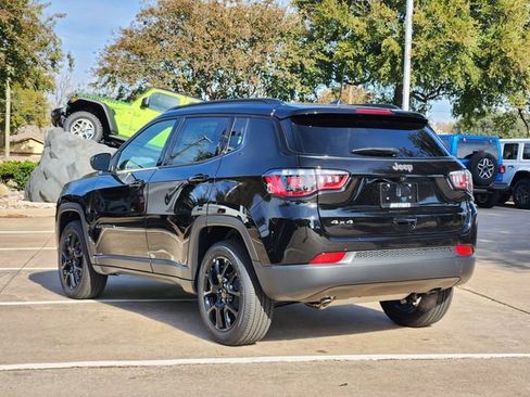 New 2026 Jeep Compass Latitude AWD/4WD image 4