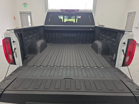 Used 2025 GMC Sierra 1500 AT4 w/ AT4 Premium Package AWD/4WD image 19