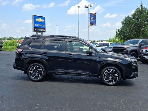 Used 2025 Subaru Forester Limited AWD/4WD image 7