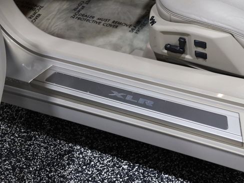 Used 2006 Cadillac XLR image 37