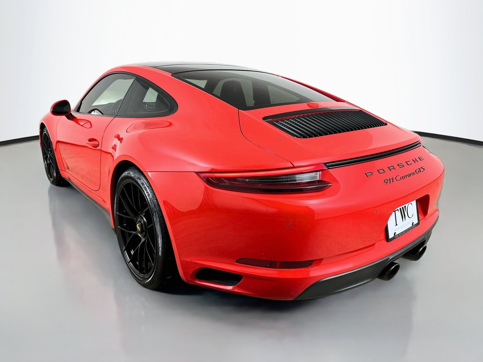 Certified 2017 Porsche 911 Carrera GTS RWD image 7
