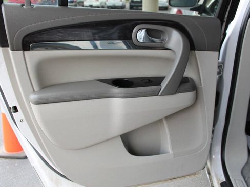 Used 2016 Buick Enclave Leather image 18