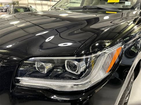 Used 2022 Lincoln Navigator Reserve w/ Monochromatic Package image 7