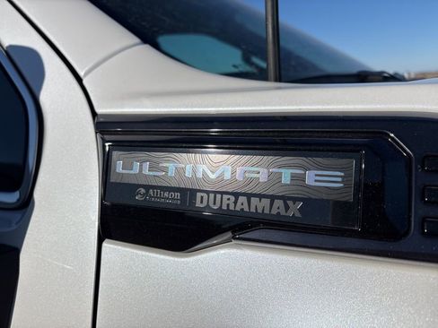 Used 2025 GMC Sierra 3500 Denali Ultimate image 14