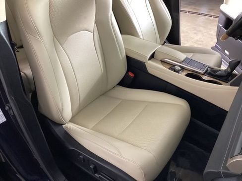 Certified 2022 Lexus RX 350L Premium w/ Premium Package AWD/4WD image 21