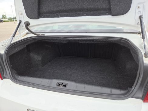 Used 2012 Chevrolet Malibu LTZ FWD image 16