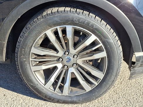 Certified 2018 Ford Explorer Platinum image 8