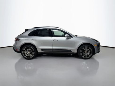 Used 2026 Porsche Macan AWD/4WD image 8