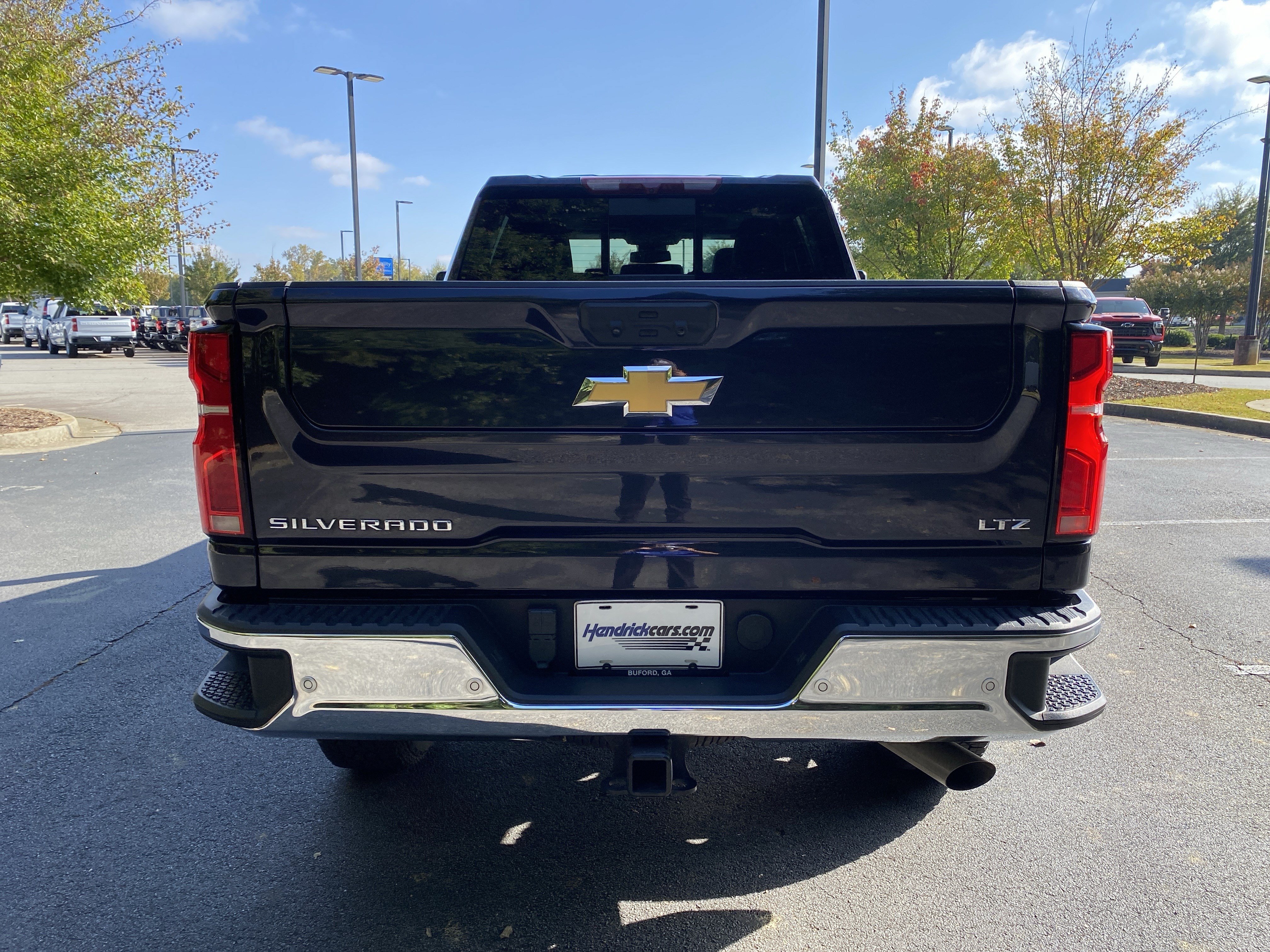 Used 2024 Chevrolet Silverado 2500 LTZ w/ LTZ Plus Package AWD/4WD image 8