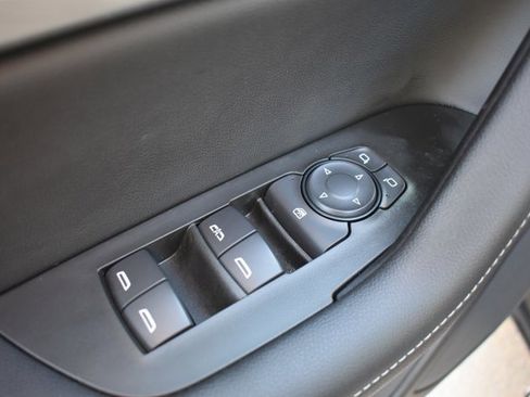 Used 2025 Chevrolet Blazer LT image 12