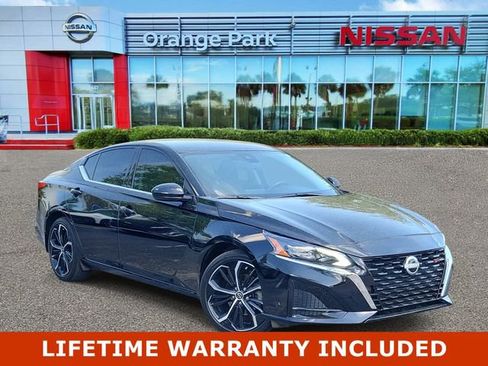 Used 2024 Nissan Altima 2.5 SR image 1