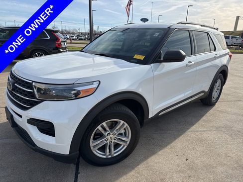 Certified 2022 Ford Explorer XLT image 1