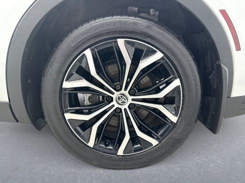Used 2023 Toyota Crown AWD/4WD image 26