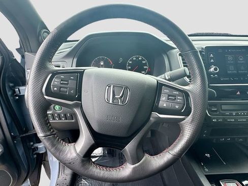 Certified 2025 Honda Ridgeline Black Edition image 11
