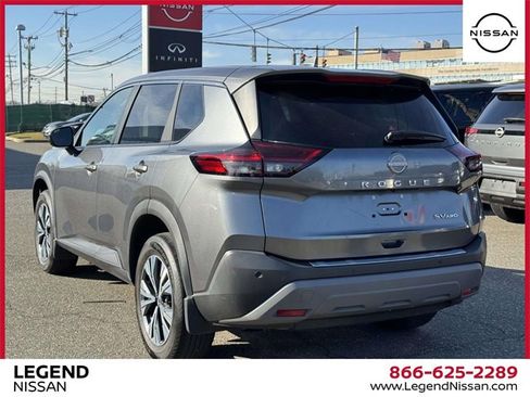 Used 2022 Nissan Rogue SV image 7
