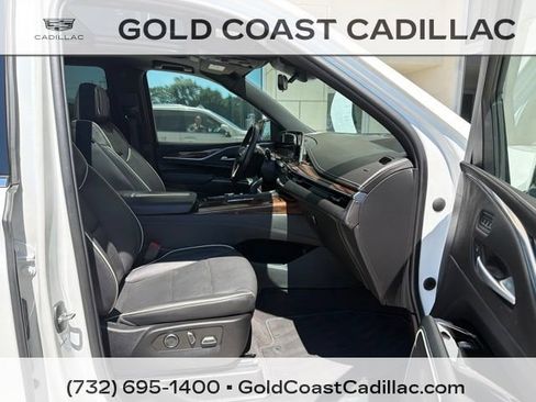 Used 2023 Cadillac Escalade Premium Luxury AWD/4WD image 7