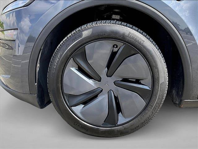 Used 2026 Tesla Model Y 2WD image 9