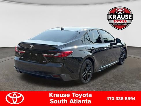 Used 2026 Toyota Camry SE FWD image 8