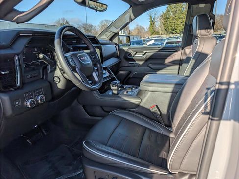 Used 2024 GMC Sierra 1500 AT4X w/ AT4X AEV Edition image 18