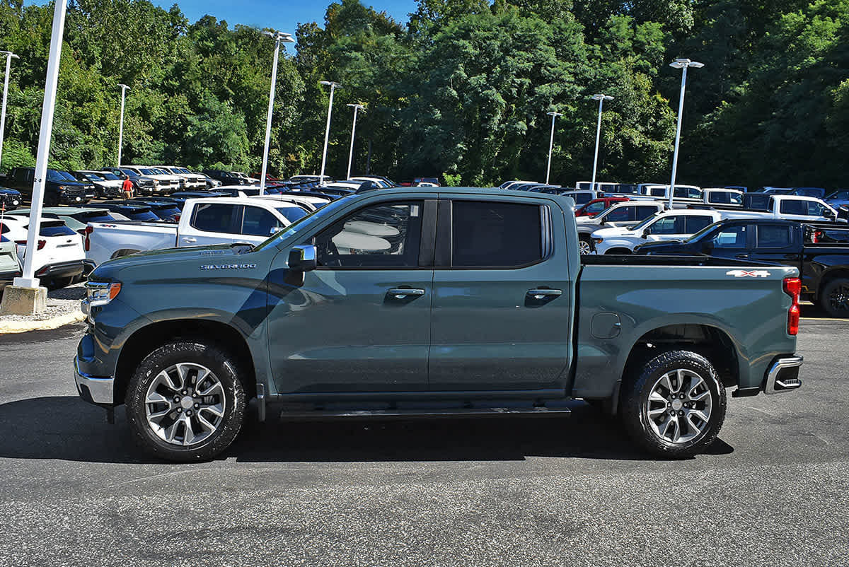 Used 2026 Chevrolet Silverado 1500 LT AWD/4WD image 4