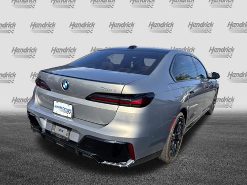 Certified 2025 BMW 750e xDrive w/ Executive Package AWD/4WD image 10