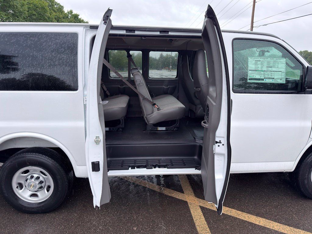 New 2025 Chevrolet Express 3500 LS w/ Chrome Appearance Package RWD image 25