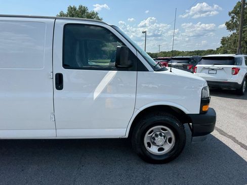 Used 2021 Chevrolet Express 3500 Extended w/ Driver Convenience Package RWD image 35