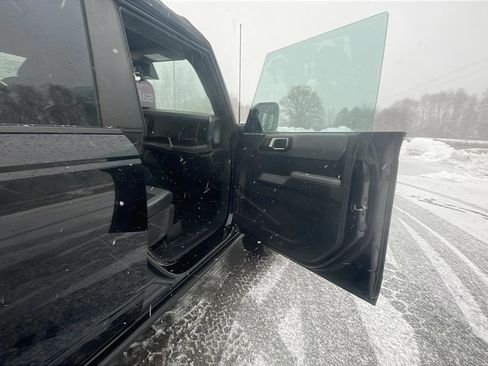 Used 2022 Ford Bronco Black Diamond image 17