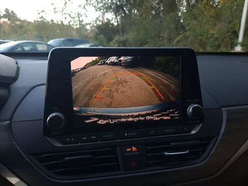 Used 2024 Nissan Altima 2.5 SV image 21