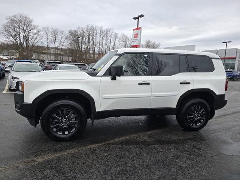 Used 2025 Toyota Land Cruiser 1958 image 3