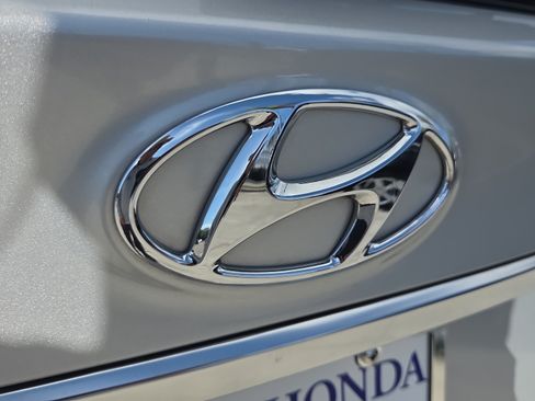 Used 2019 Hyundai Santa Fe SE FWD image 37