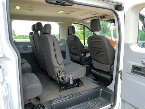 Used 2018 Ford Transit 350 XLT RWD image 32