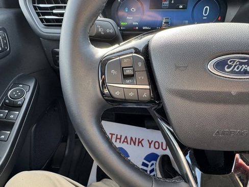 Used 2025 Ford Escape Platinum w/ Premium Technology Package image 23