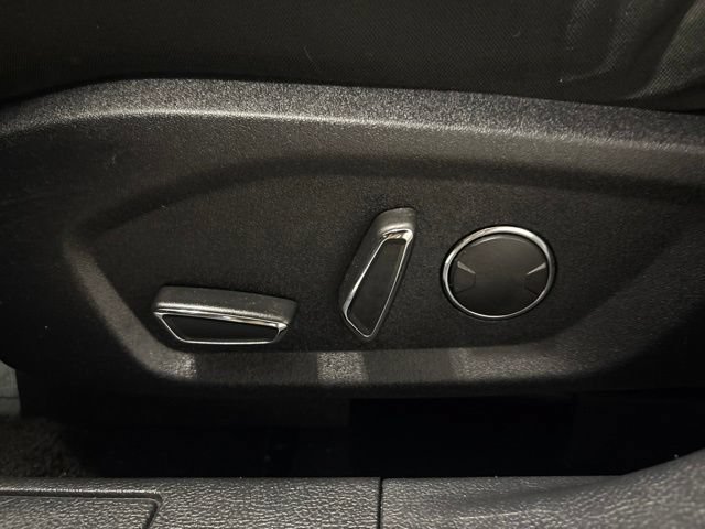 Used 2020 Ford Fusion SE FWD image 13