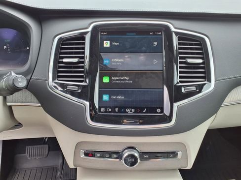 Used 2025 Volvo XC90 T8 Ultra w/ Protection Package Premier image 11