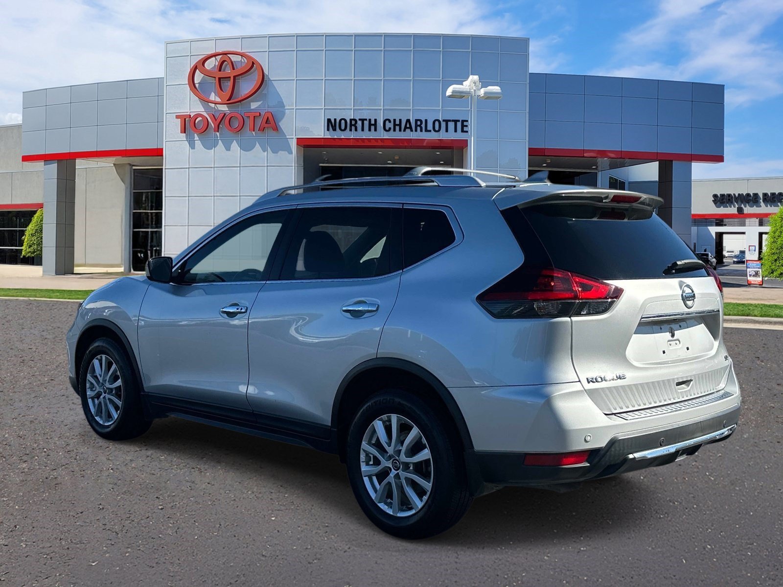 Used 2019 Nissan Rogue SV FWD image 4