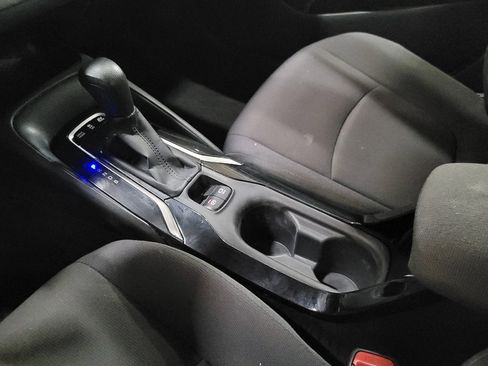Used 2021 Toyota Corolla LE FWD image 26